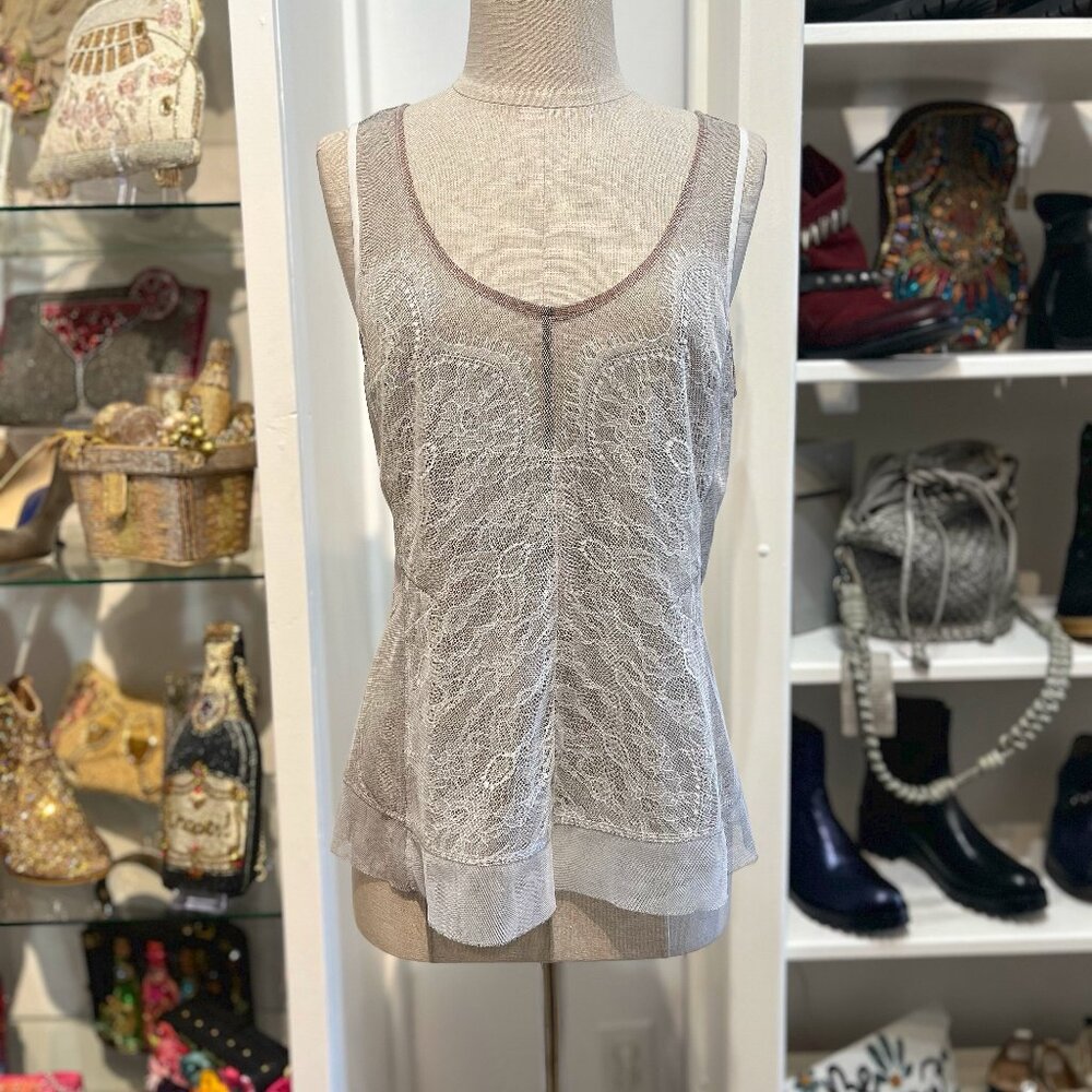 CHANTIILY LACE